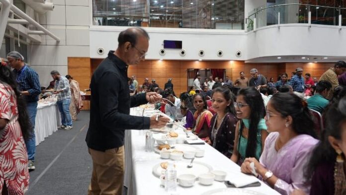 Mr. Motilal Oswal, Group MD & CEO, MOFSL, served food to the support staff during the Thanksgiving celebration, expressing his heartfelt gratitude for their dedicated service.