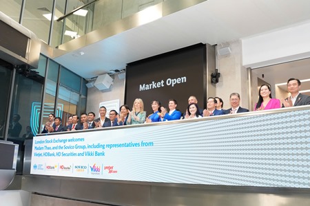 Vietjet chairwoman Nguyen Thi Phuong Thao opens trading at London Stock Exchange as Vietnam strengthens global investment ties